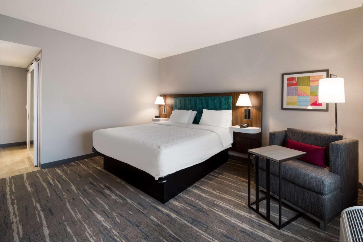Hampton Inn Concord photo 14