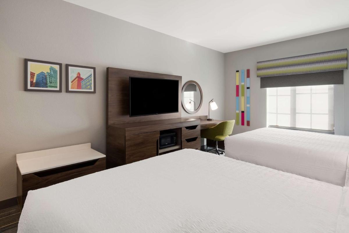 Hampton Inn Concord photo 17