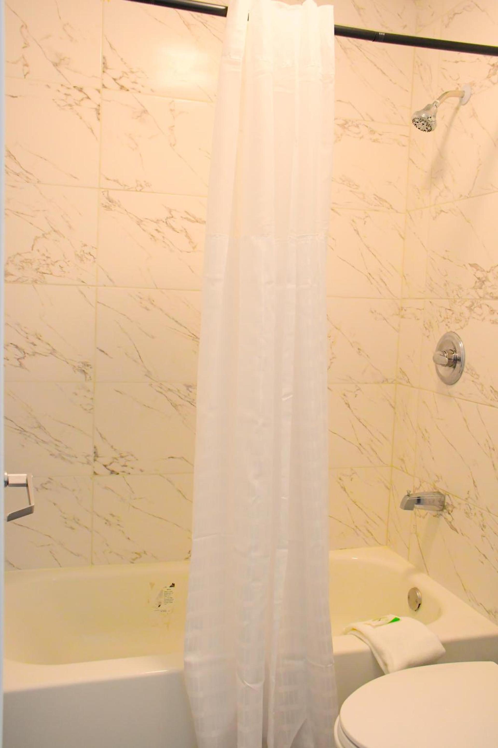 Florence Inn and Suites photo 4