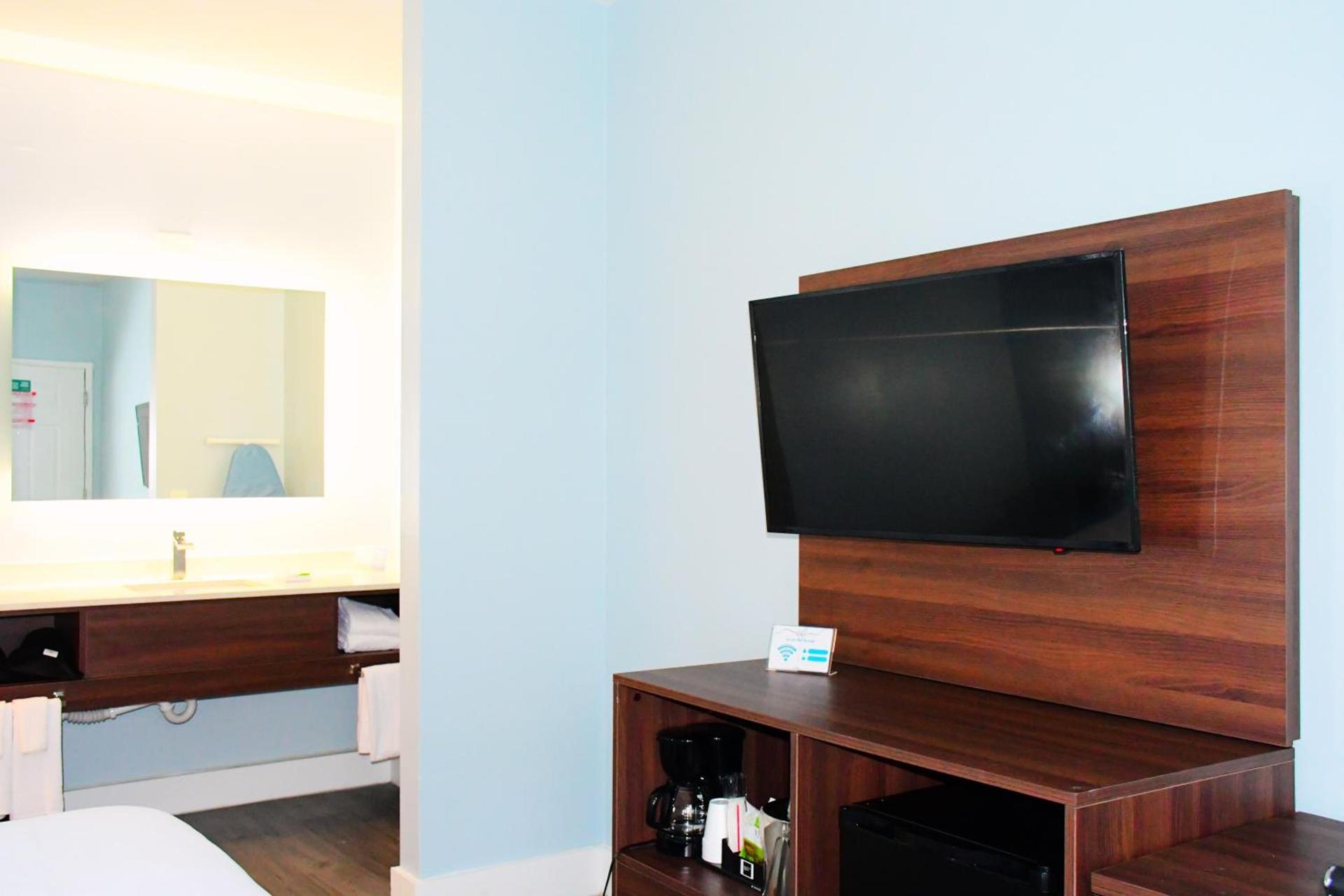 Florence Inn and Suites photo 7