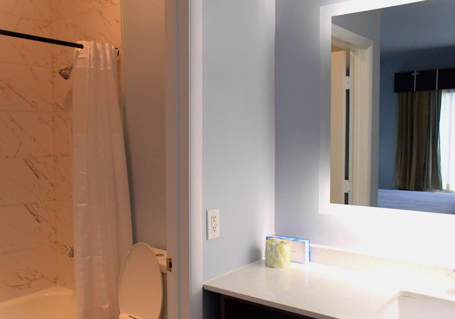 Florence Inn and Suites photo 19