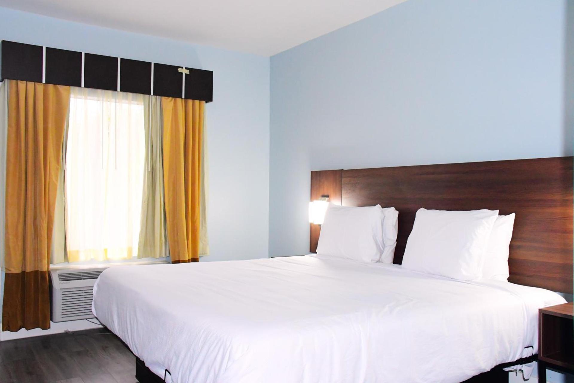 Florence Inn and Suites photo 13