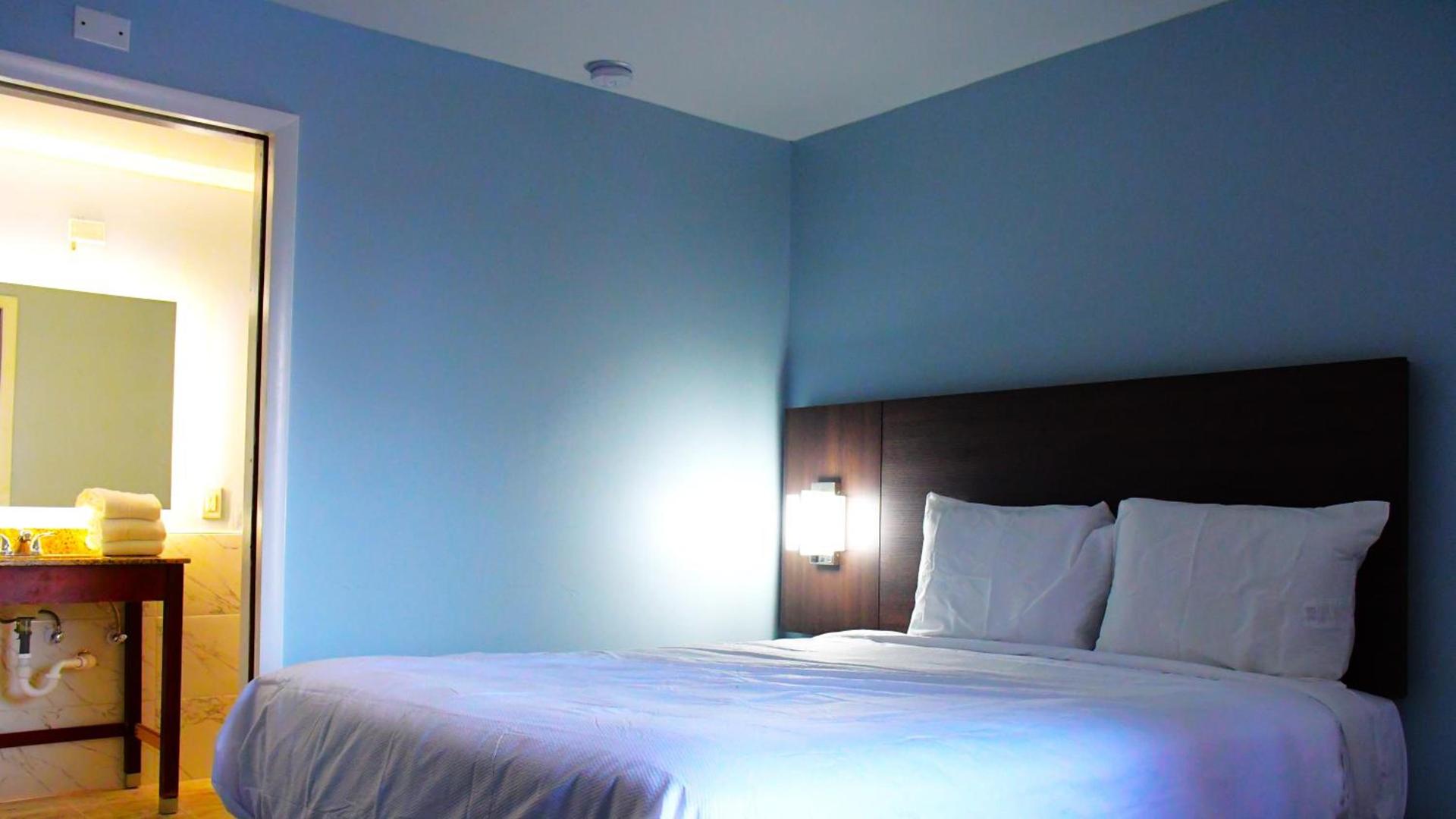 Florence Inn and Suites photo 12
