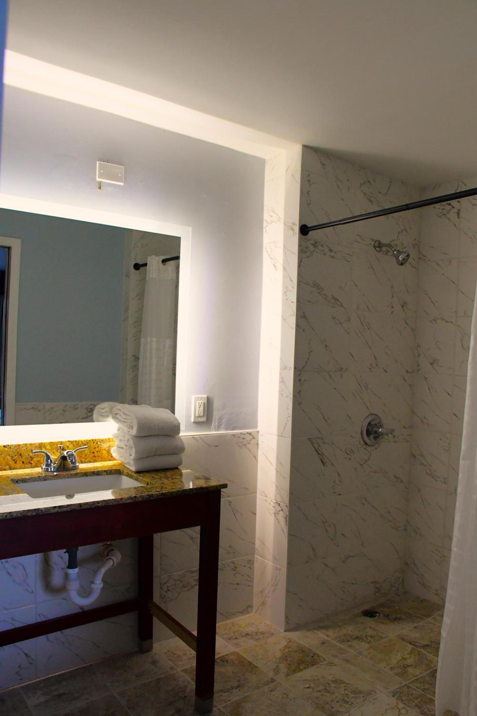 Florence Inn and Suites photo 35