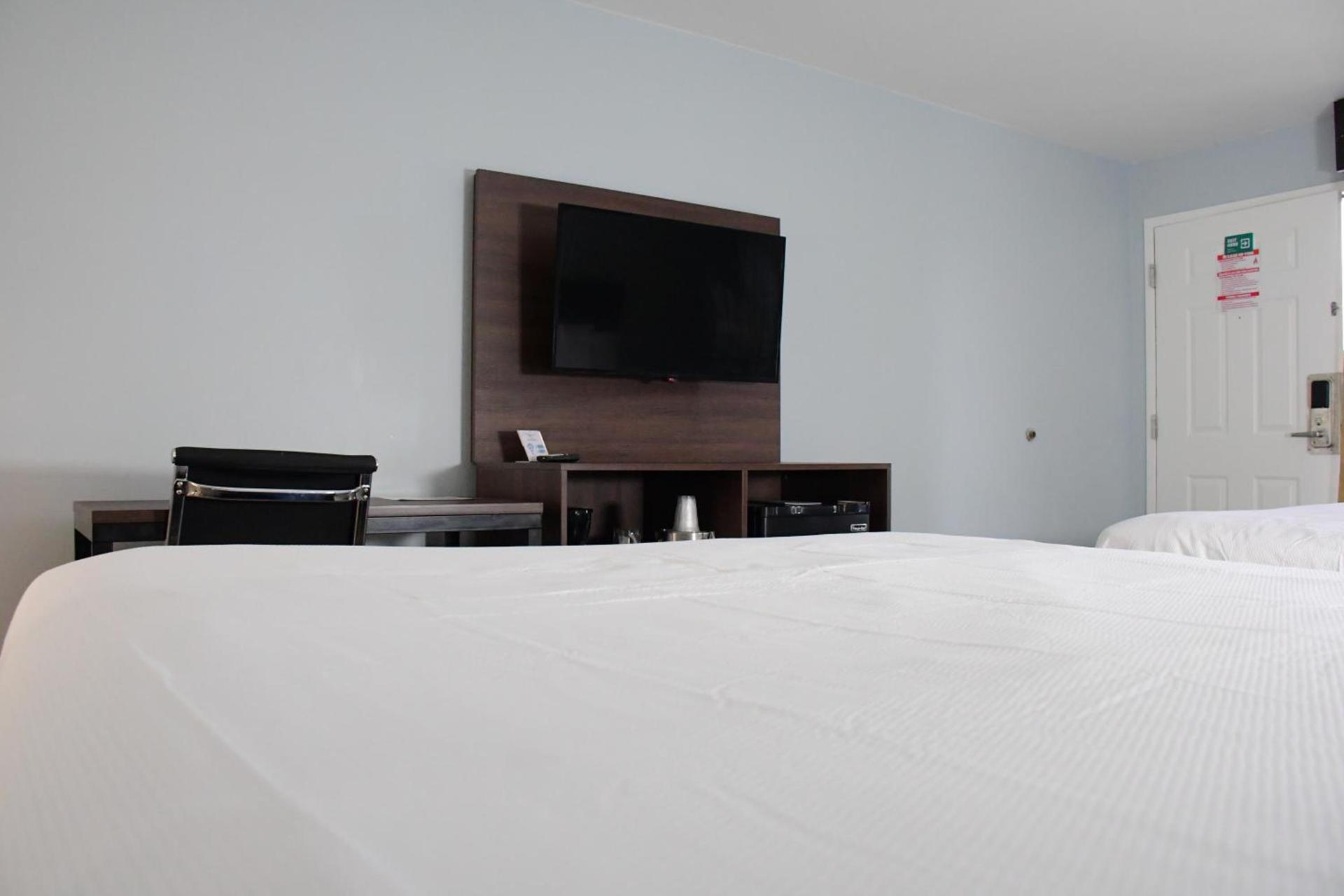 Florence Inn and Suites photo 41