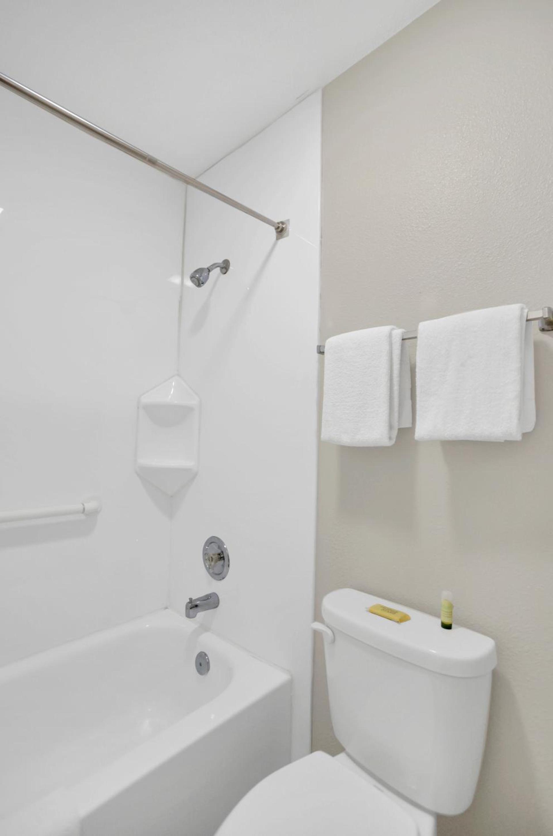 Bridgeview Inn Chicago Area photo 19