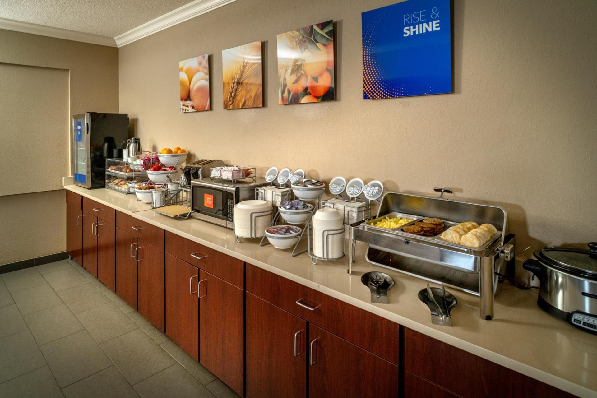 Comfort Suites Prestonsburg West photo 17