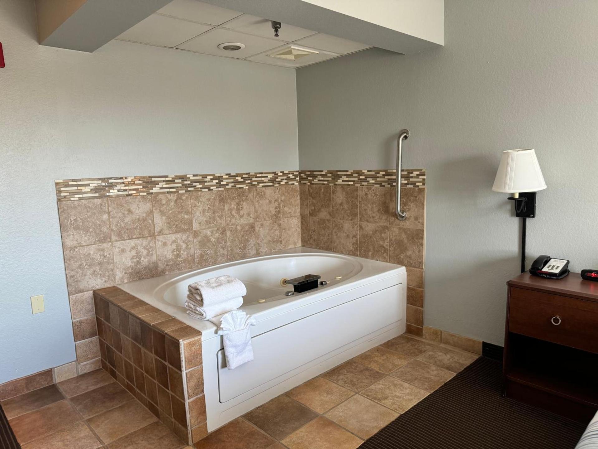 AmericInn by Wyndham Stillwater photo 25