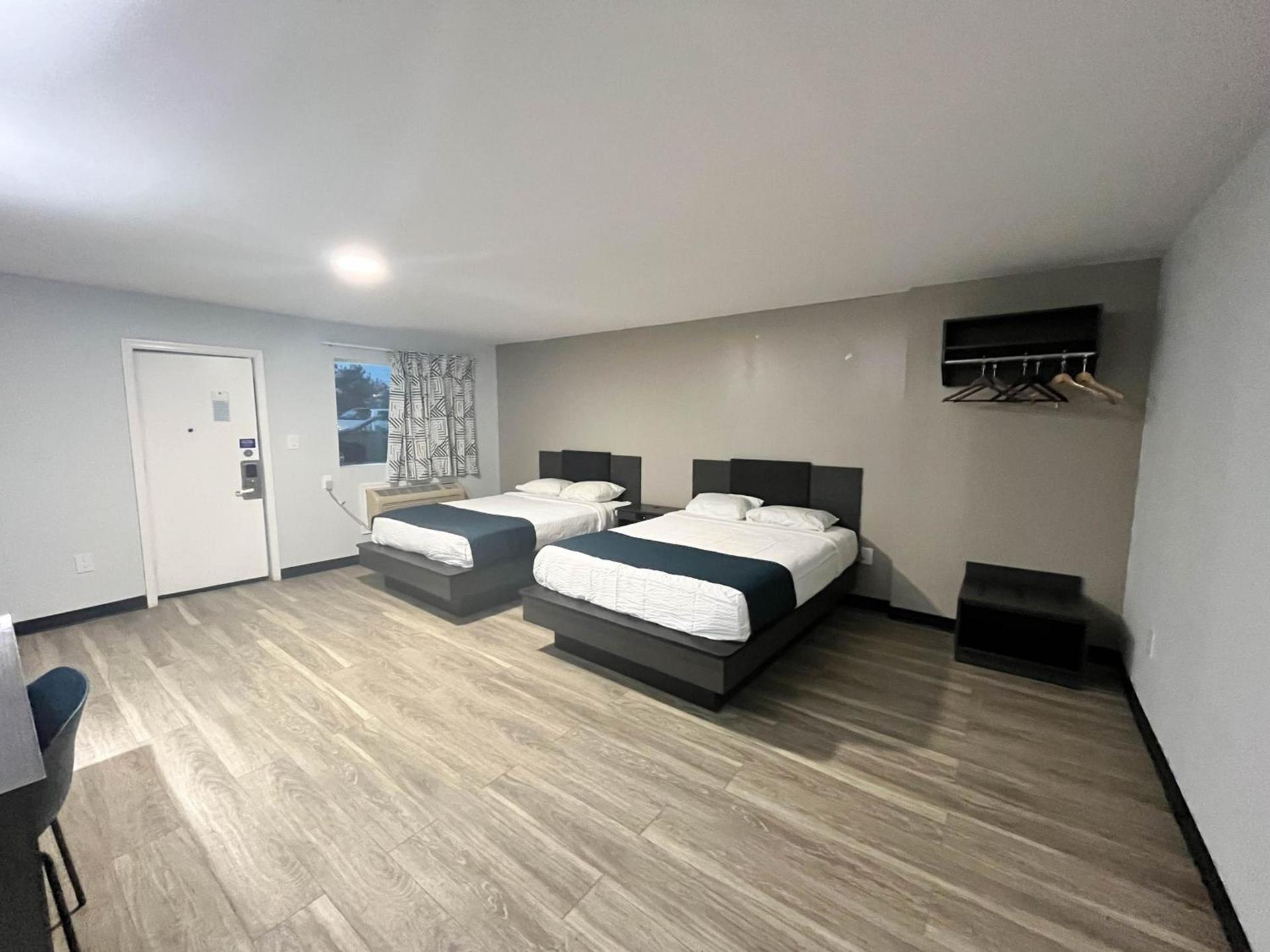 Motel 6 Williamstown photo 15