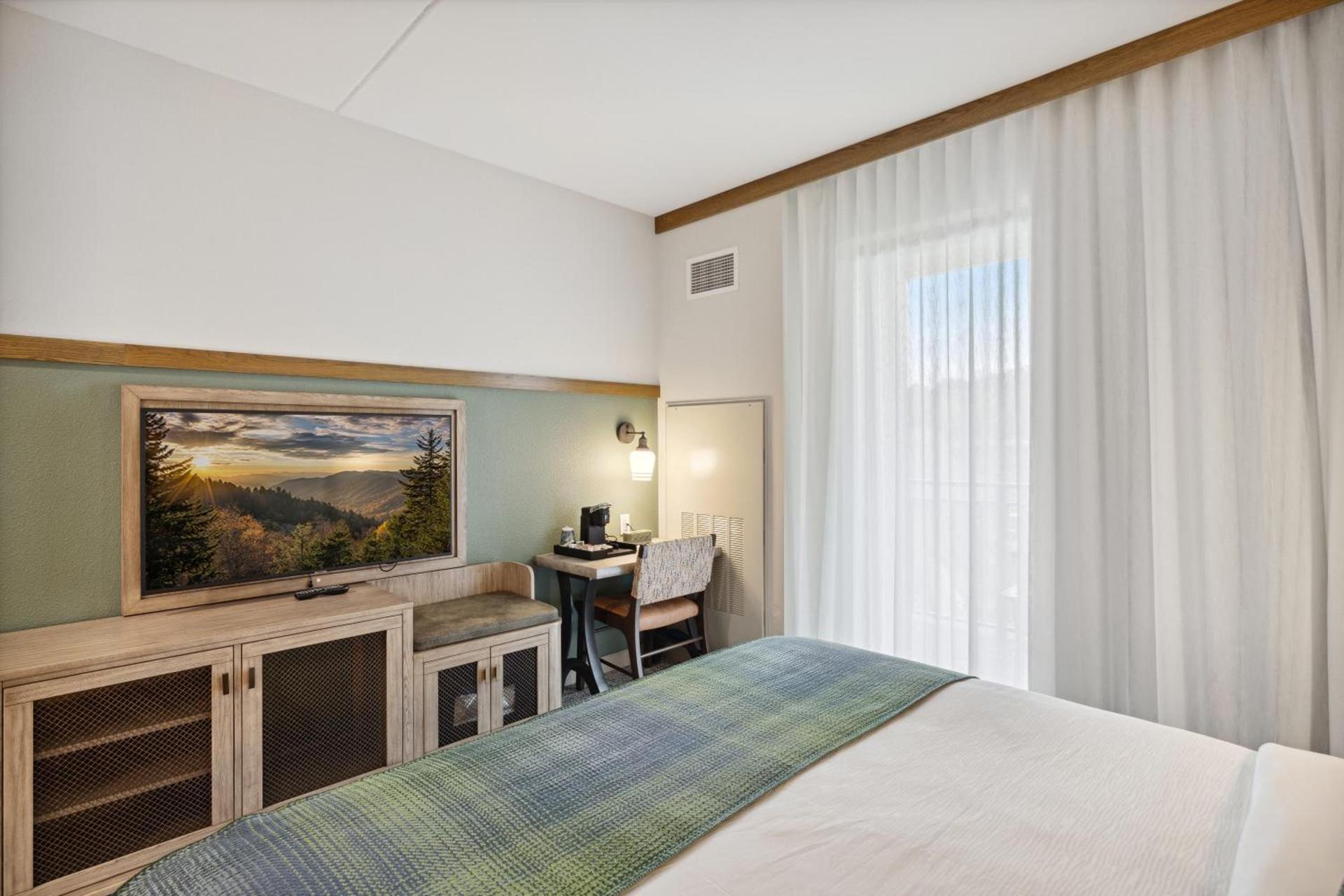 Dollywood's HeartSong Lodge & Resort photo 3