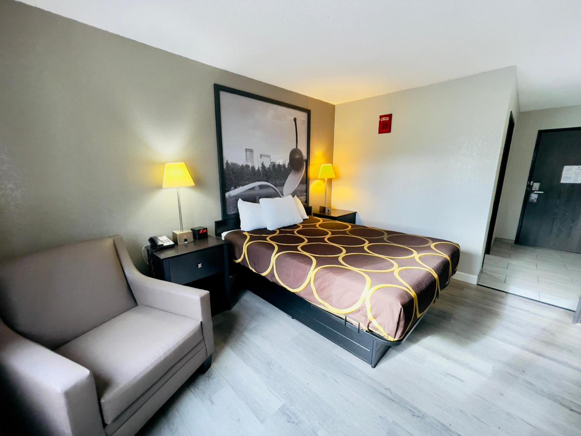 Super 8 by Wyndham Shakopee photo 14