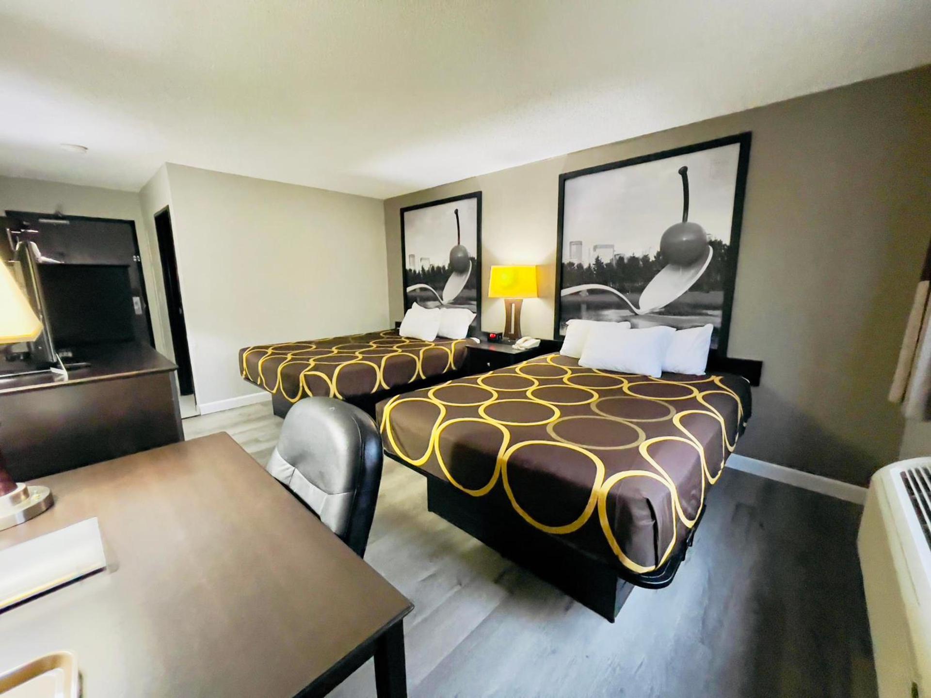 Super 8 by Wyndham Shakopee photo 9