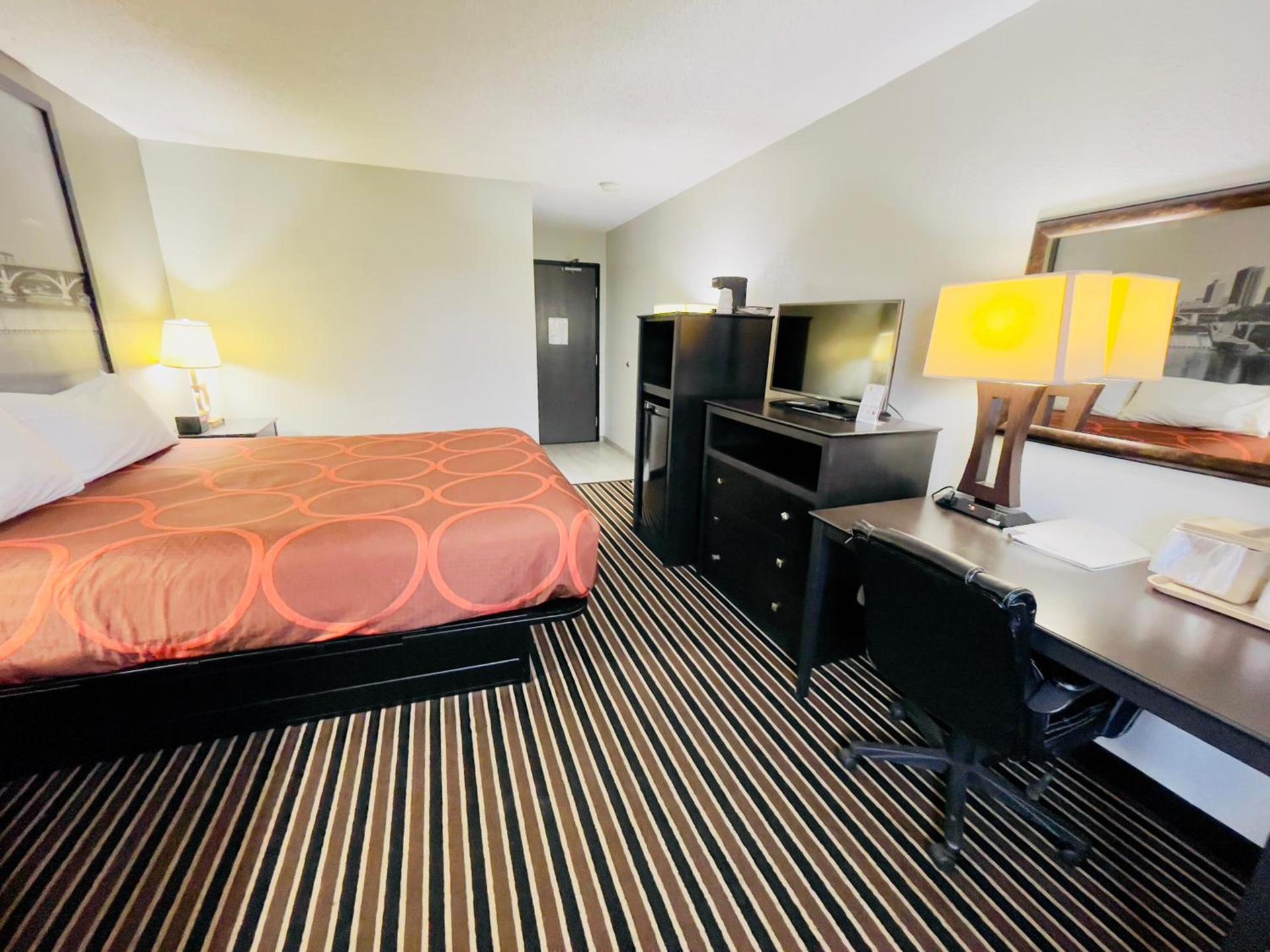 Super 8 by Wyndham Shakopee photo 22