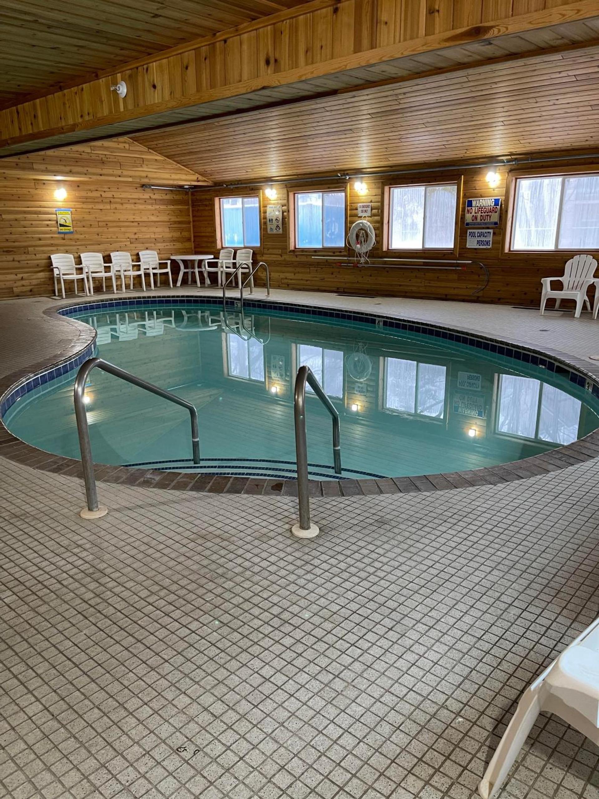 Super 8 by Wyndham Shakopee photo 7