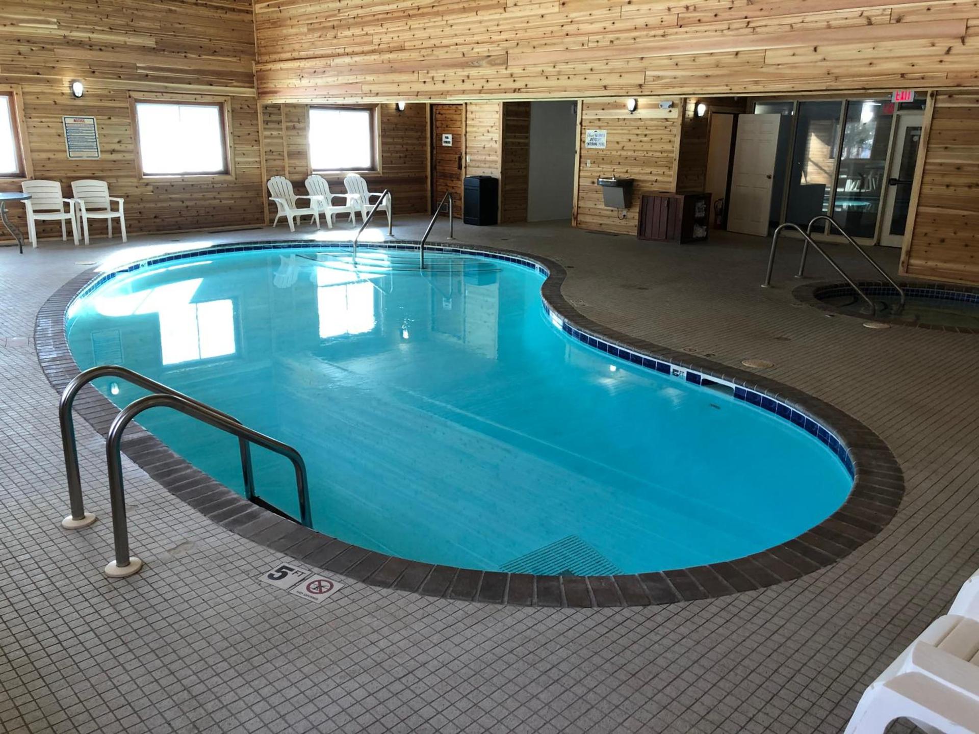 Super 8 by Wyndham Shakopee photo 3
