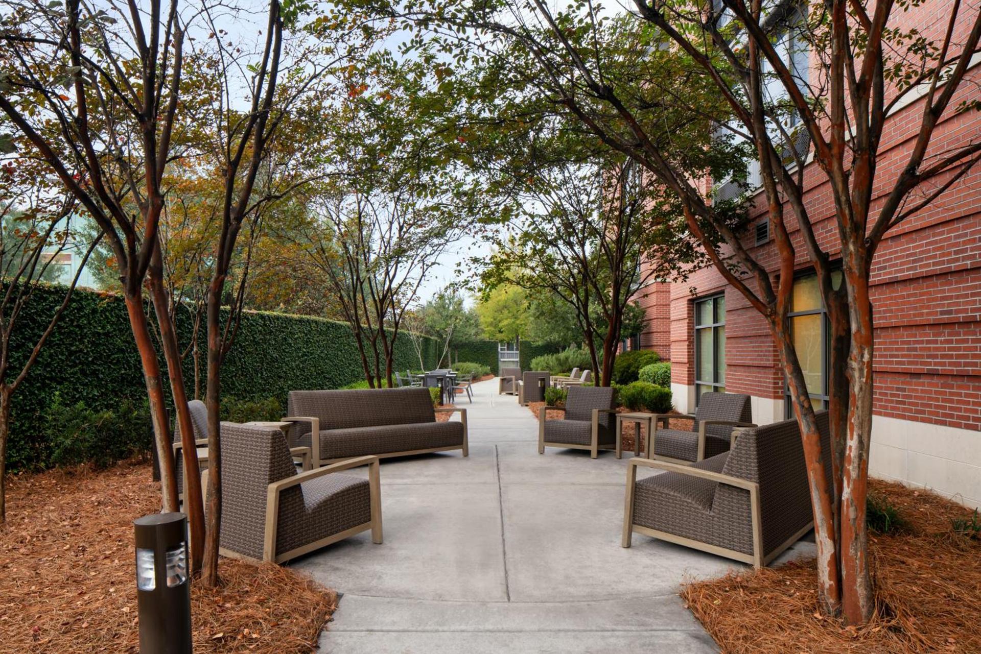Courtyard by Marriott Charleston Summerville photo 13