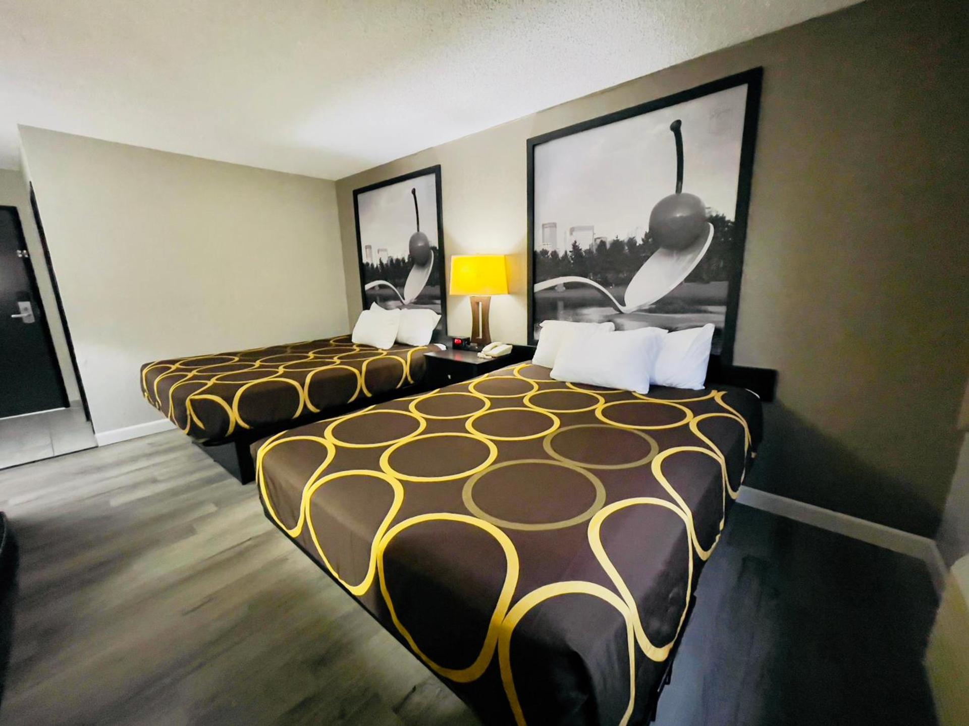 Super 8 by Wyndham Shakopee photo 38