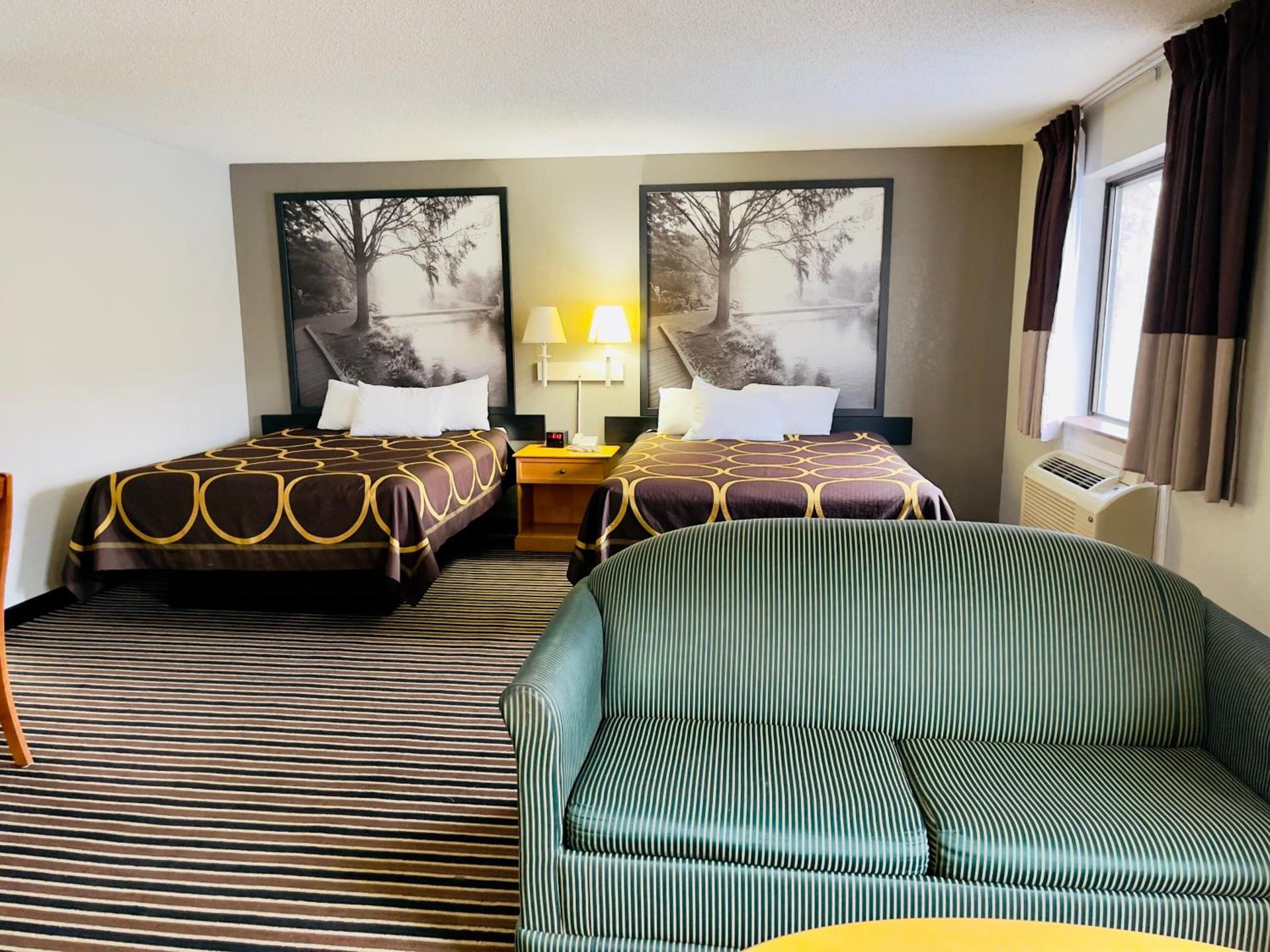 Super 8 by Wyndham Shakopee photo 53