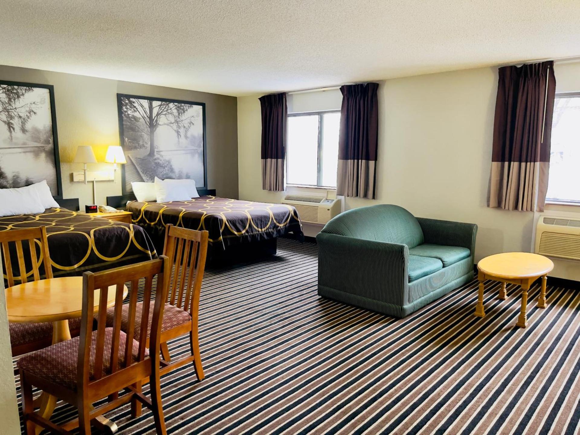 Super 8 by Wyndham Shakopee photo 55