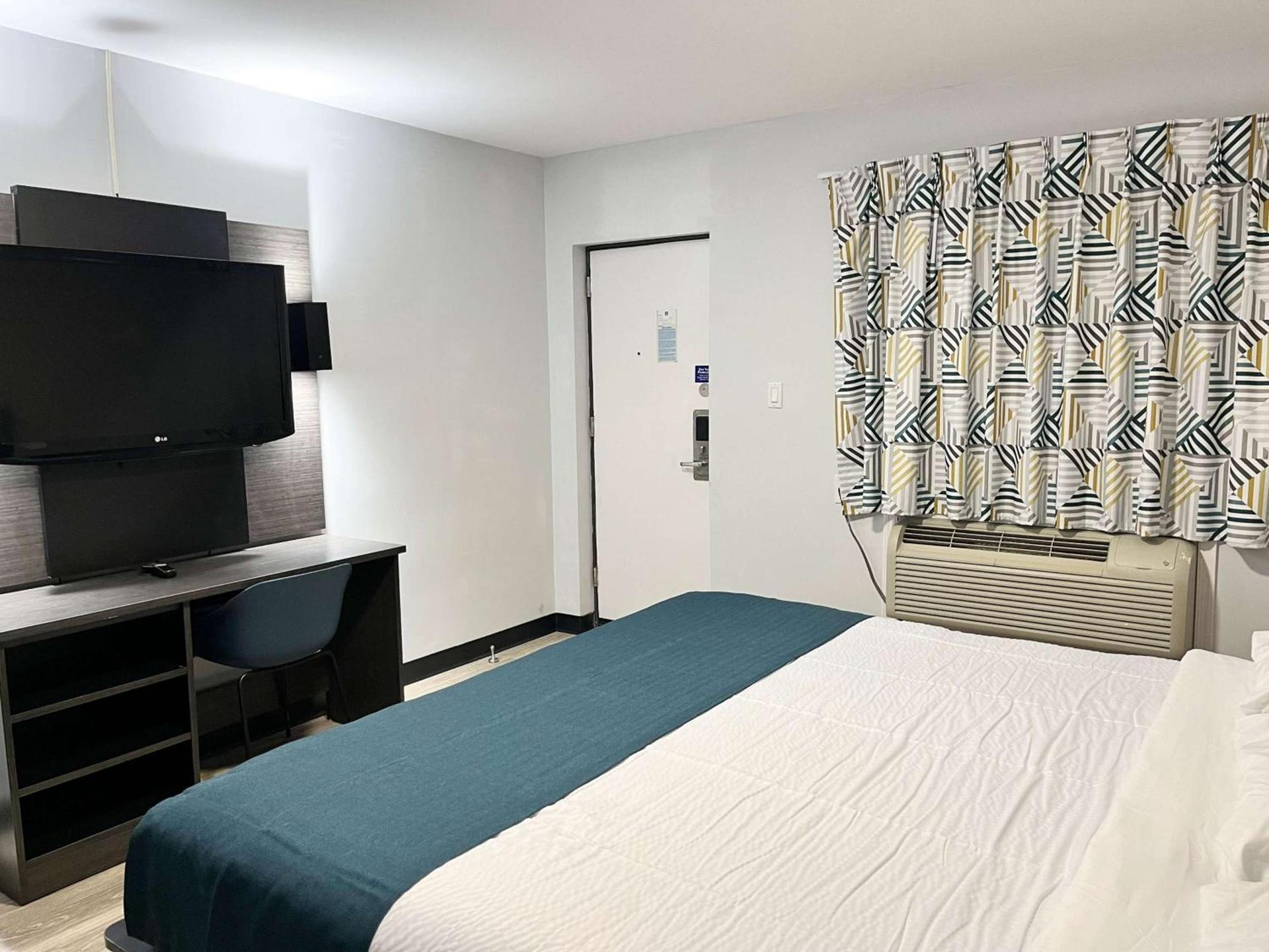 Motel 6 Williamstown photo 3
