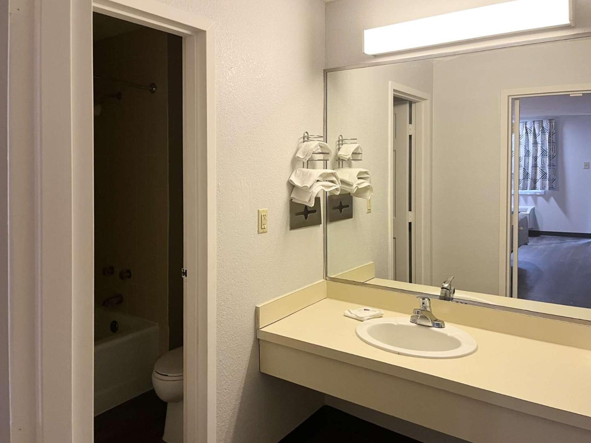 Motel 6 Sandersville, GA photo 4