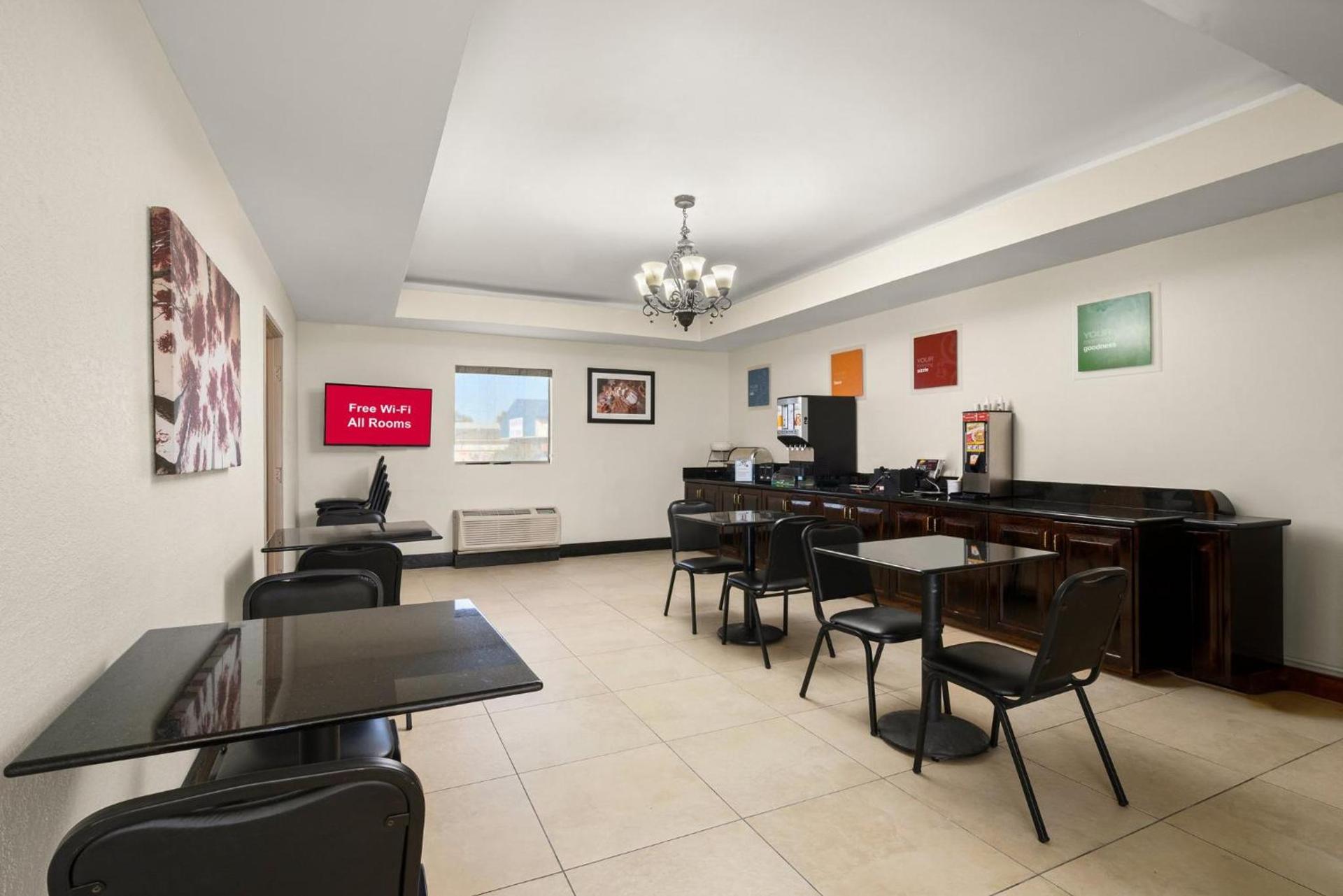 Red Roof Inn Washington, NC photo 12