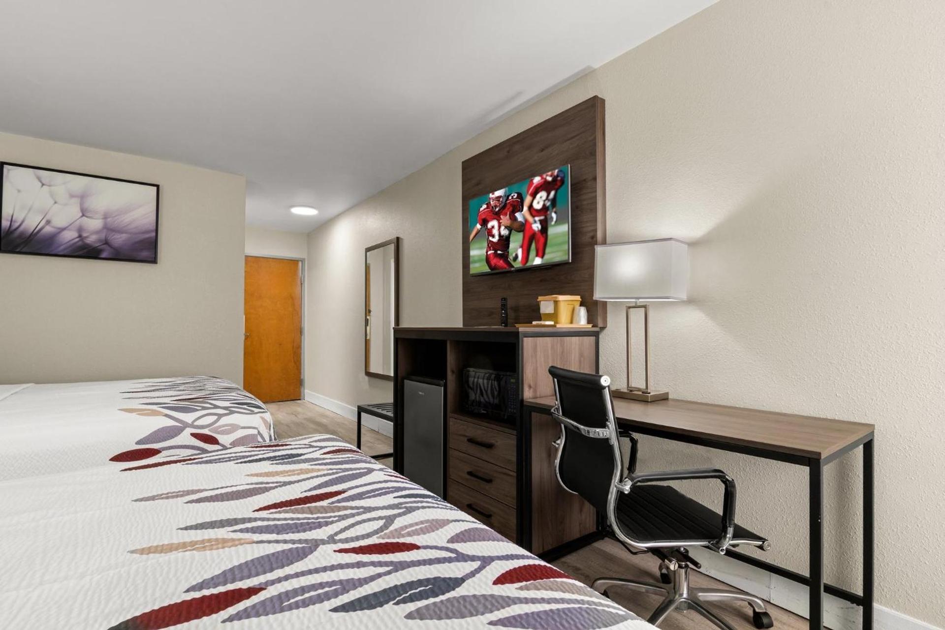 Red Roof Inn Washington, NC photo 31