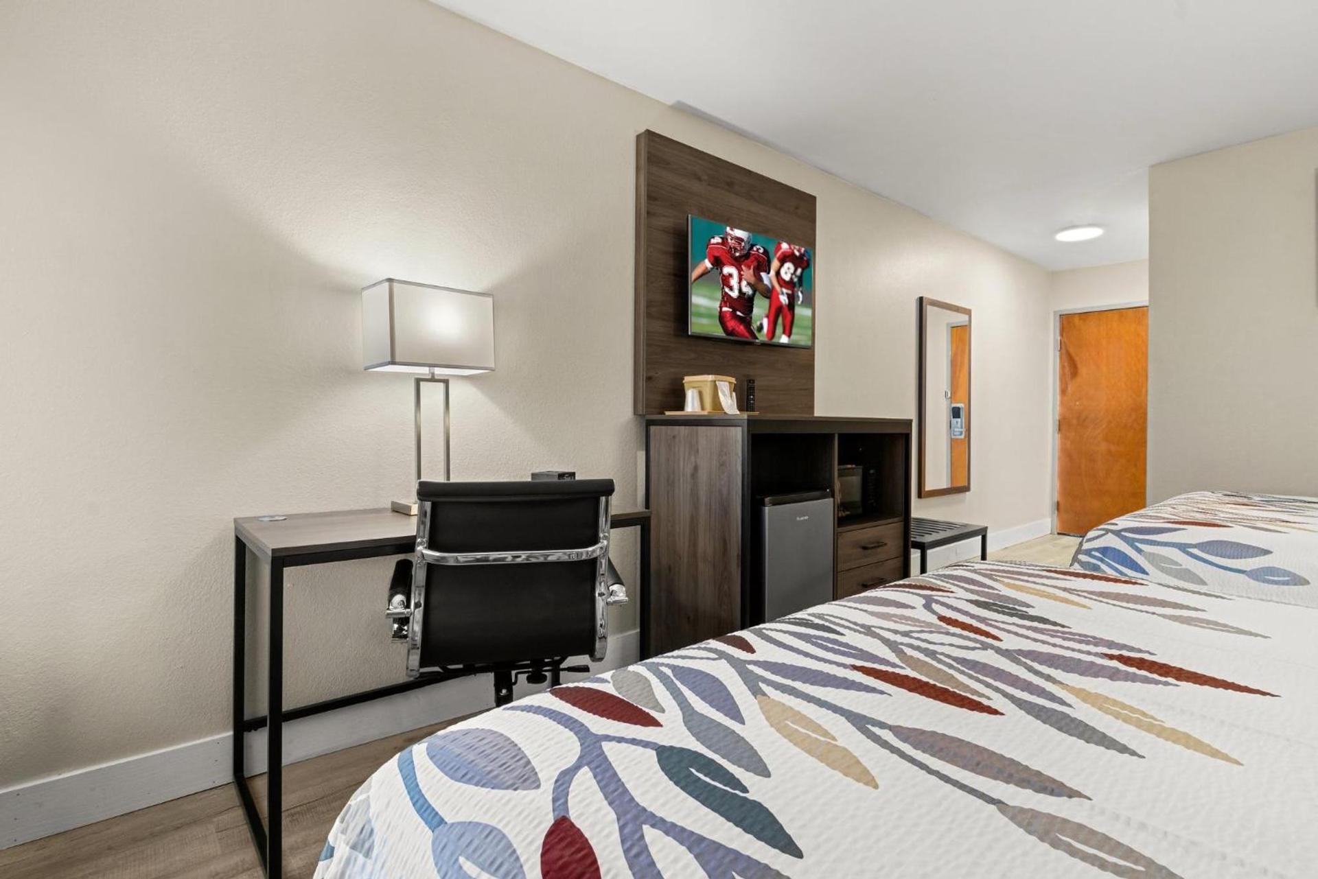 Red Roof Inn Washington, NC photo 29