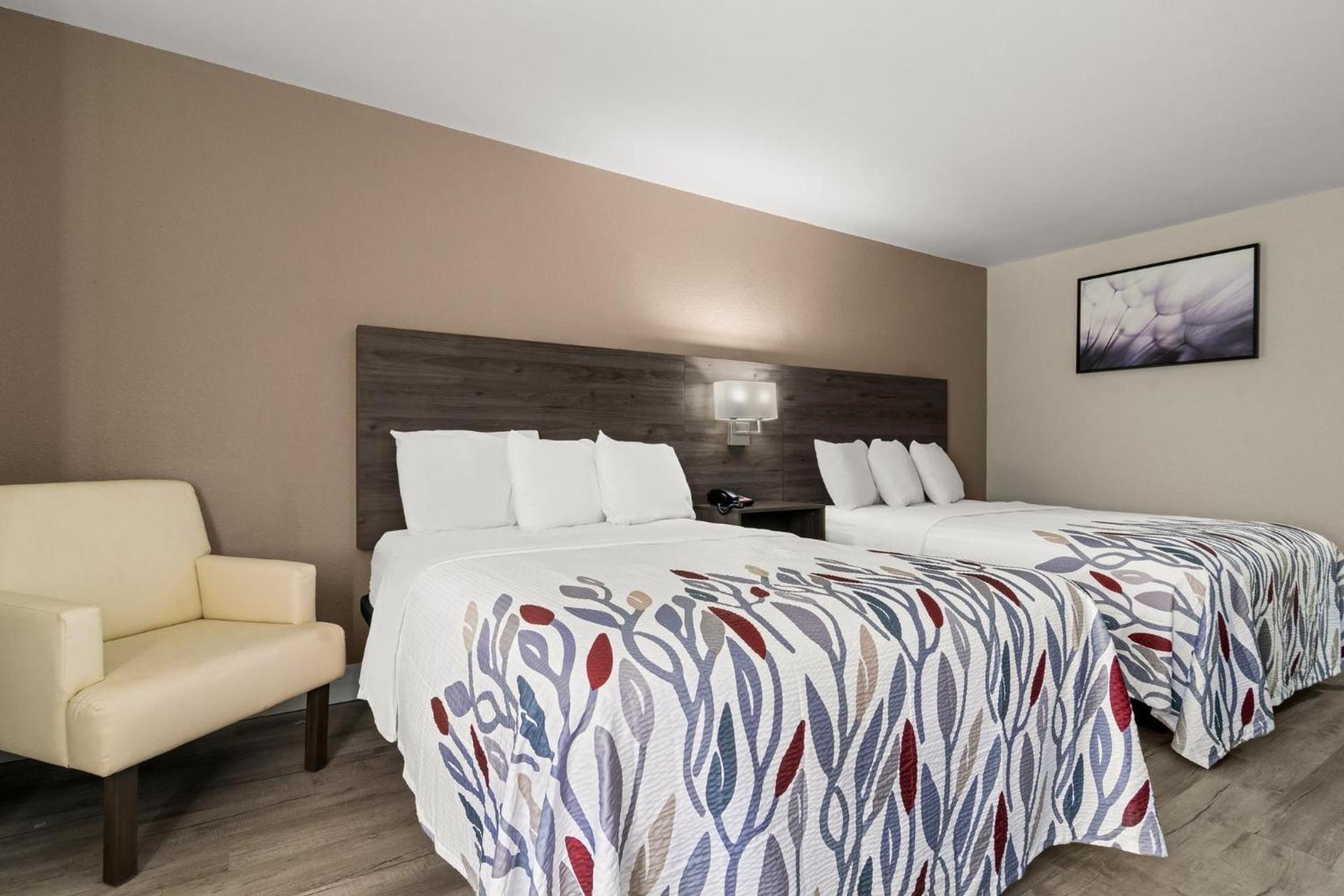 Red Roof Inn Washington, NC photo 28