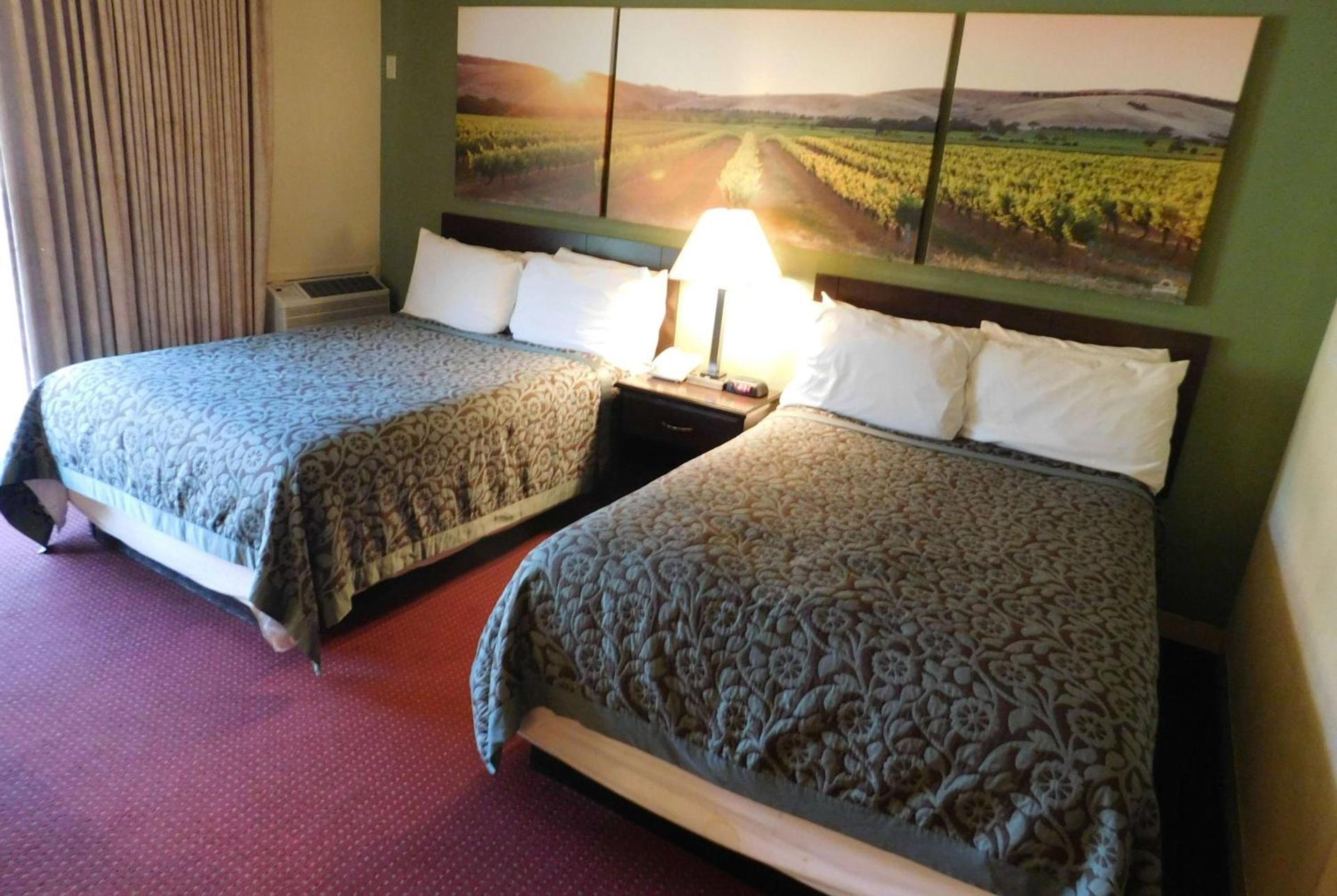 Days Inn by Wyndham Novato/San Francisco photo 12