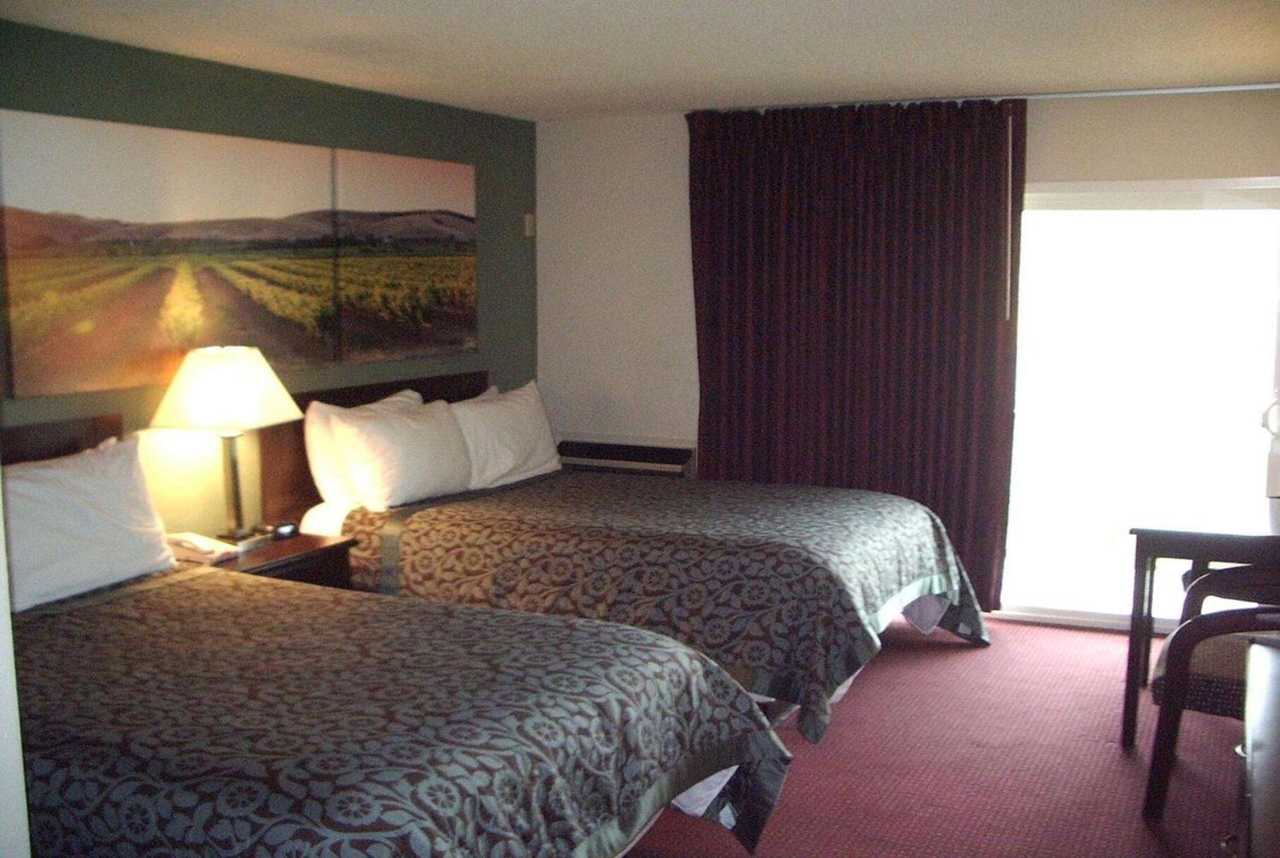 Days Inn by Wyndham Novato/San Francisco photo 22