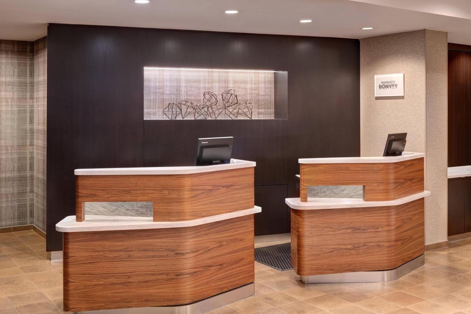 Courtyard by Marriott Pittsburgh Washington Meadow Lands photo 3