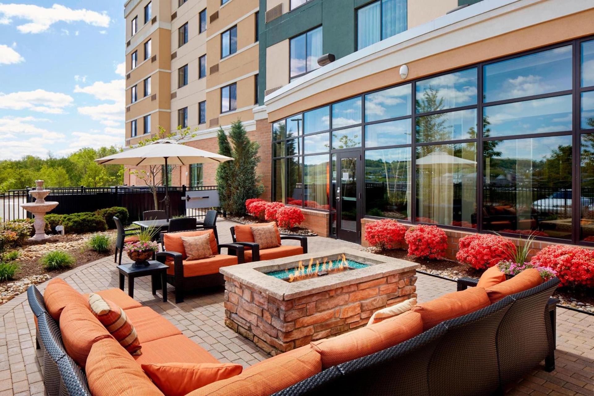 Courtyard by Marriott Pittsburgh Washington Meadow Lands photo 5