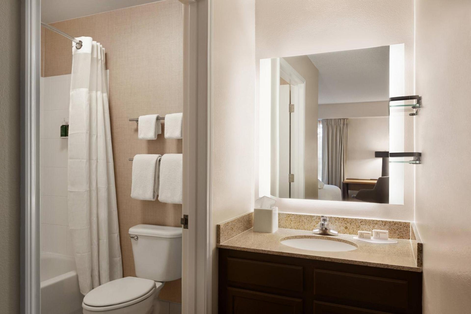 Residence Inn by Marriott Chicago / Bloomingdale photo 8