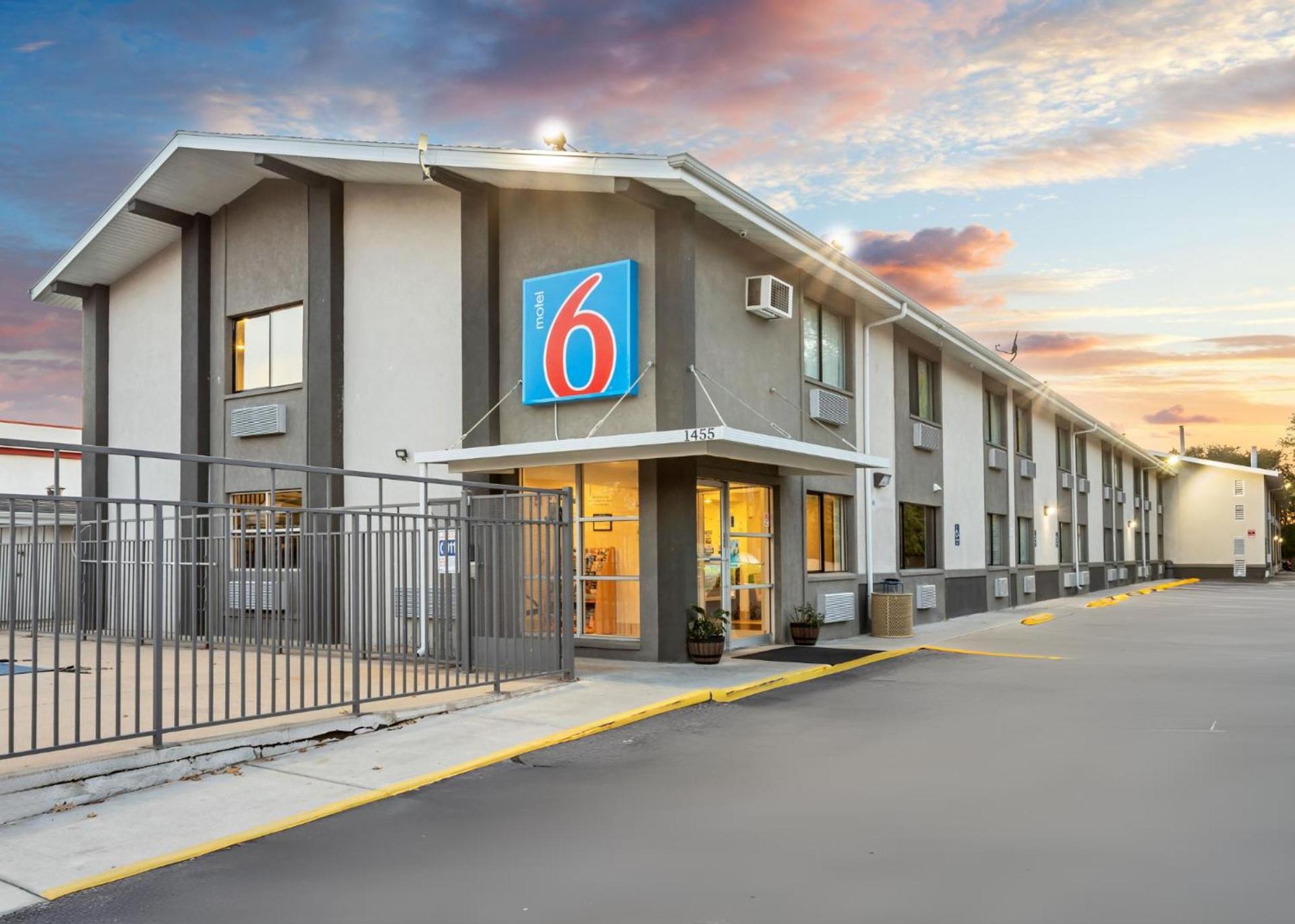Motel 6 Ogden, UT- Downtown photo 2