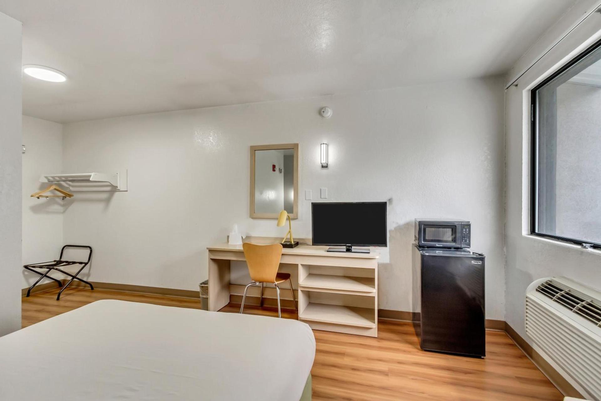 Motel 6 Ogden, UT- Downtown photo 11