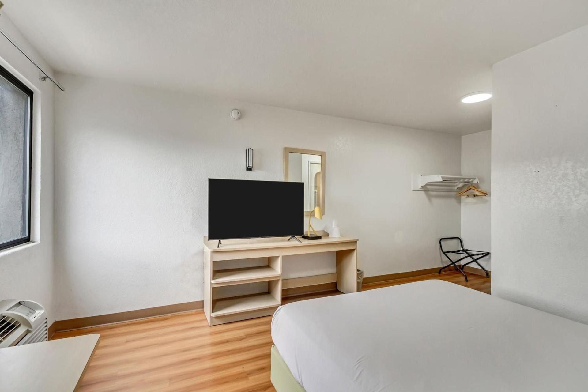 Motel 6 Ogden, UT- Downtown photo 12