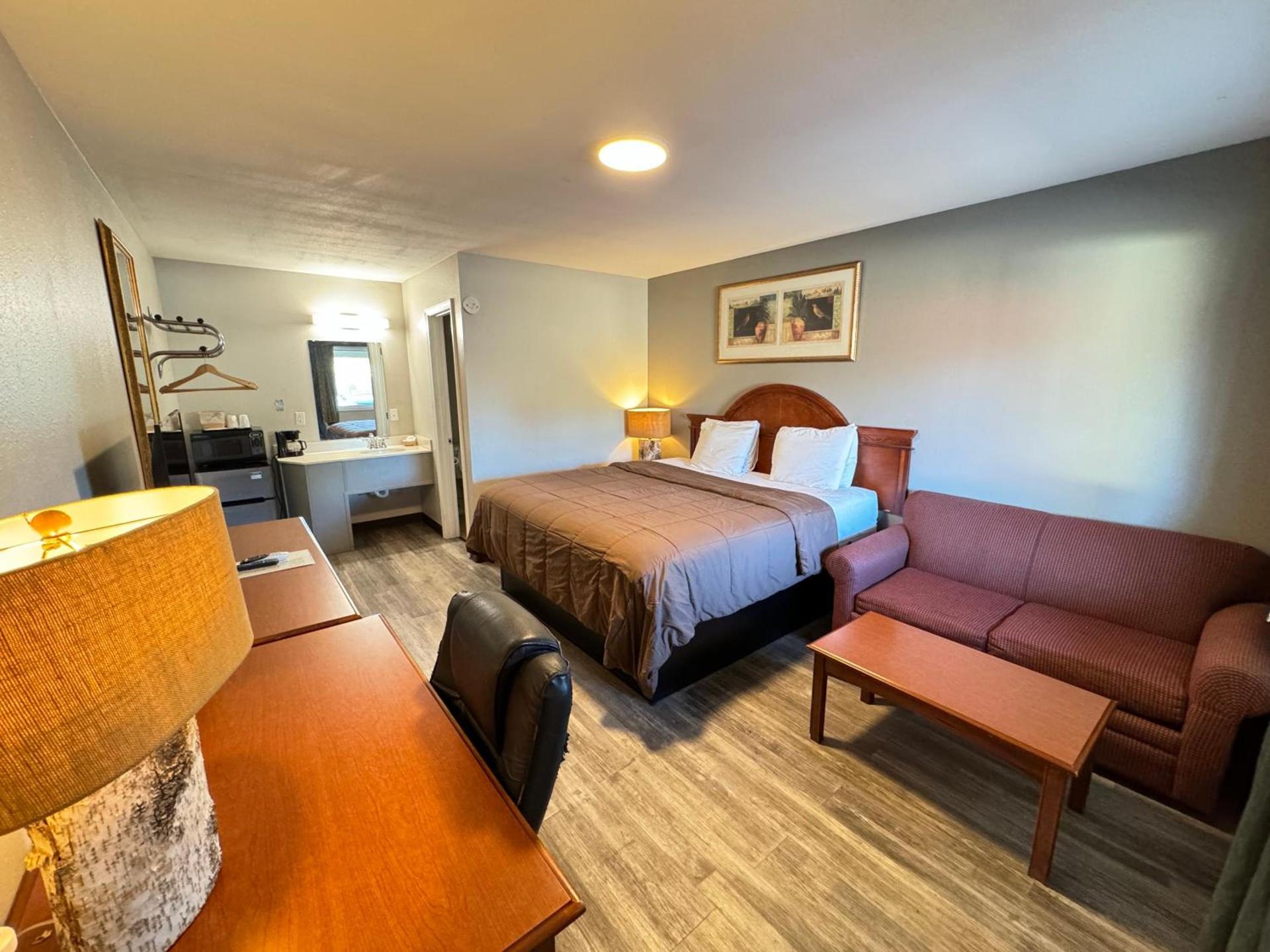 Ozark Inn & Suites photo 27