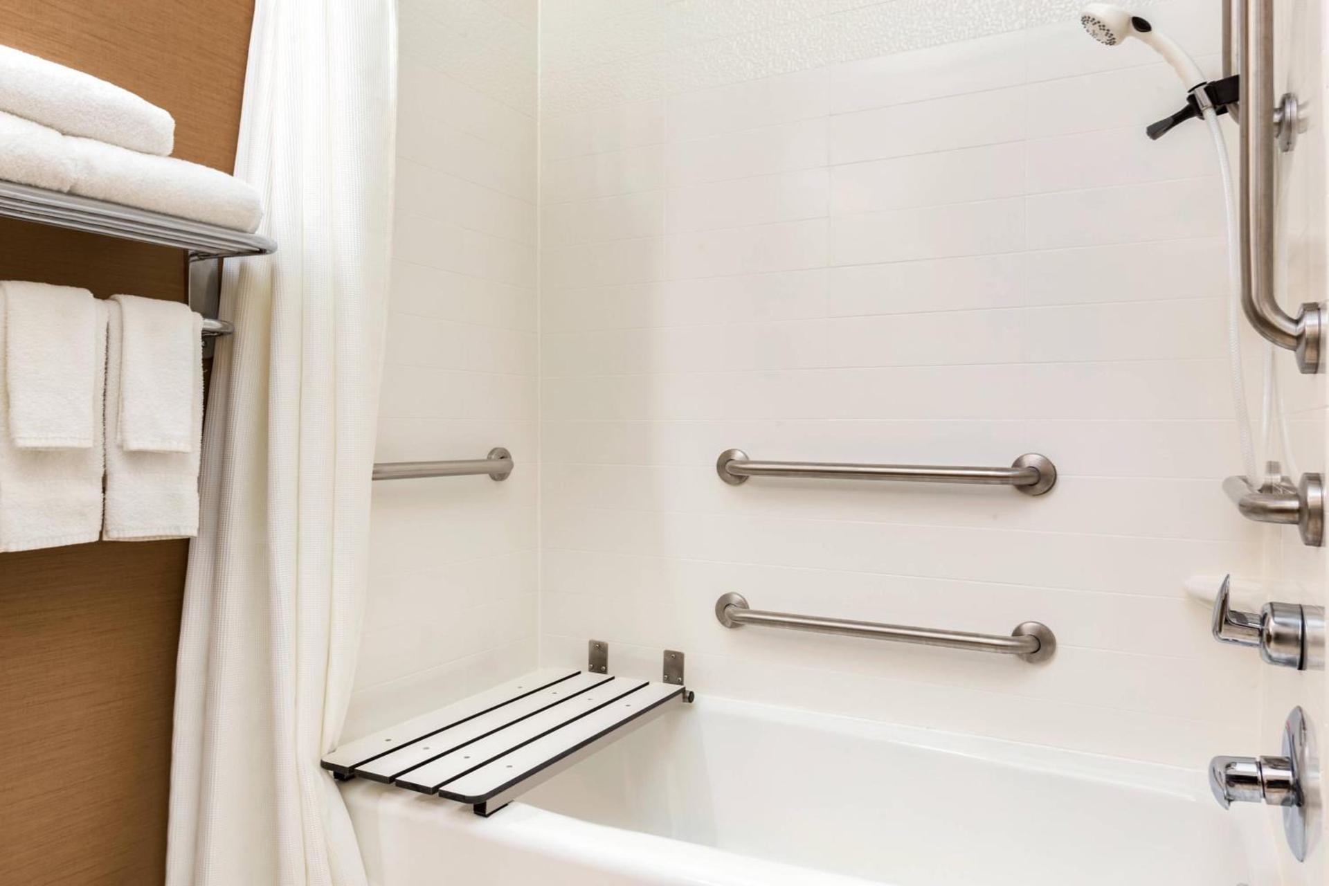 Fairfield Inn & Suites by Marriott Toledo Maumee photo 13