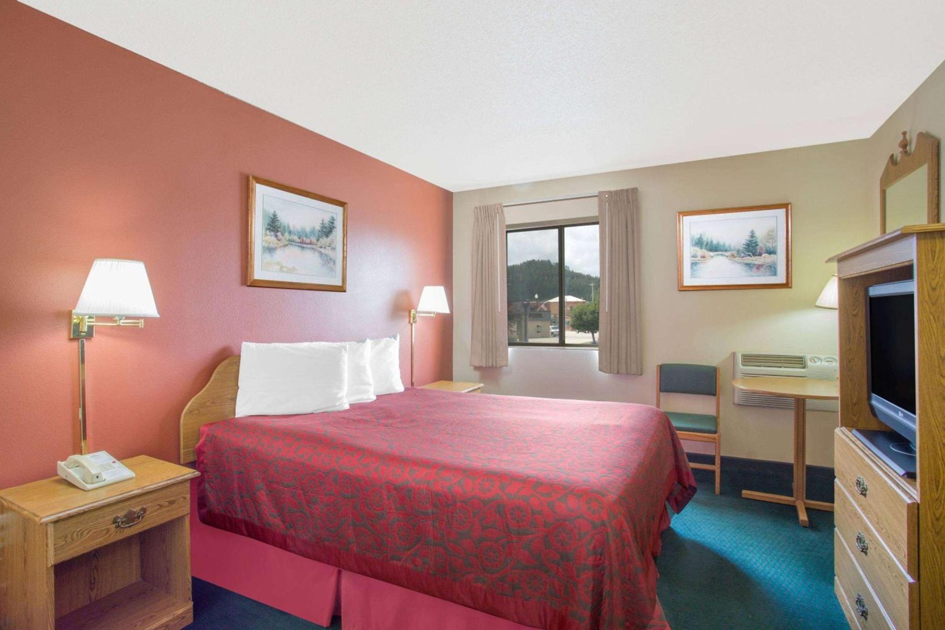 Days Inn by Wyndham Custer photo 6