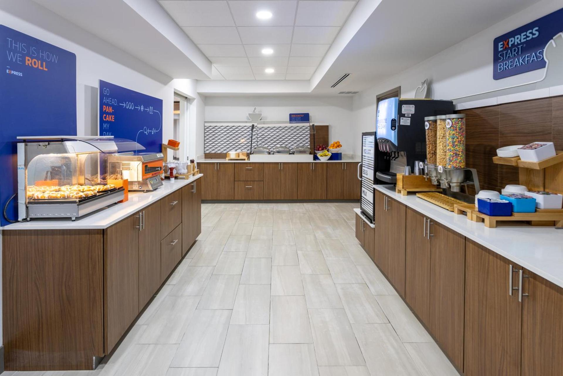 Holiday Inn Express Hotel & Suites Vineland Millville by IHG photo 8