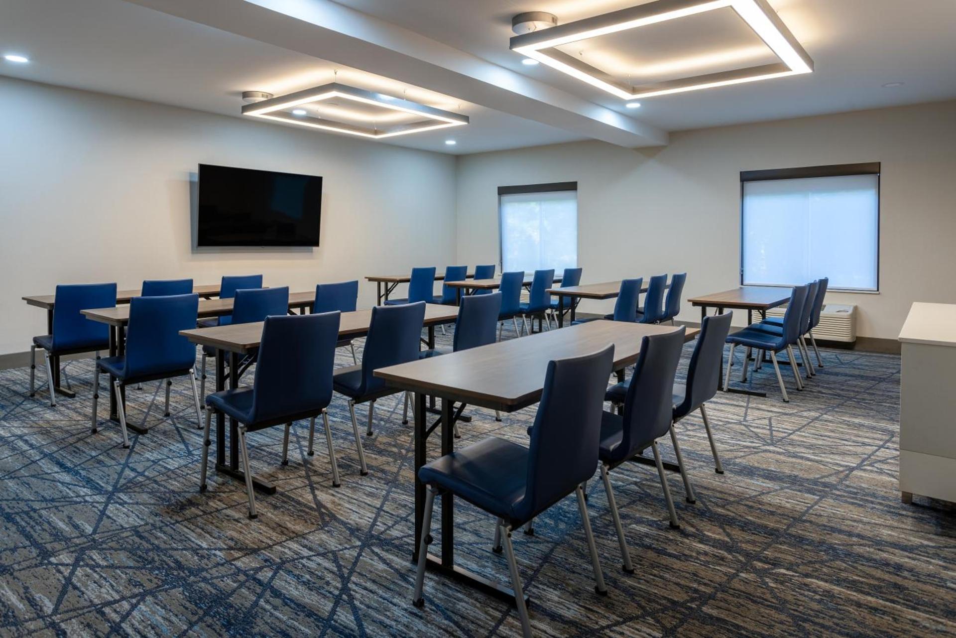 Holiday Inn Express Hotel & Suites Vineland Millville by IHG photo 9