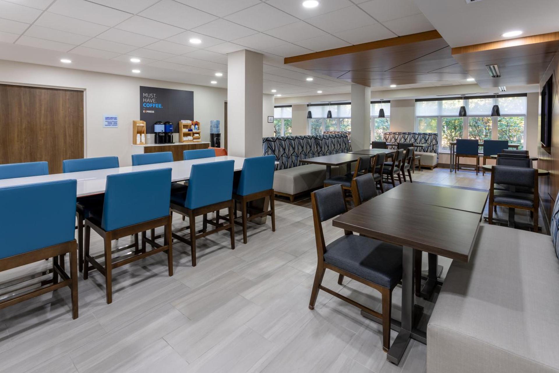 Holiday Inn Express Hotel & Suites Vineland Millville by IHG photo 16