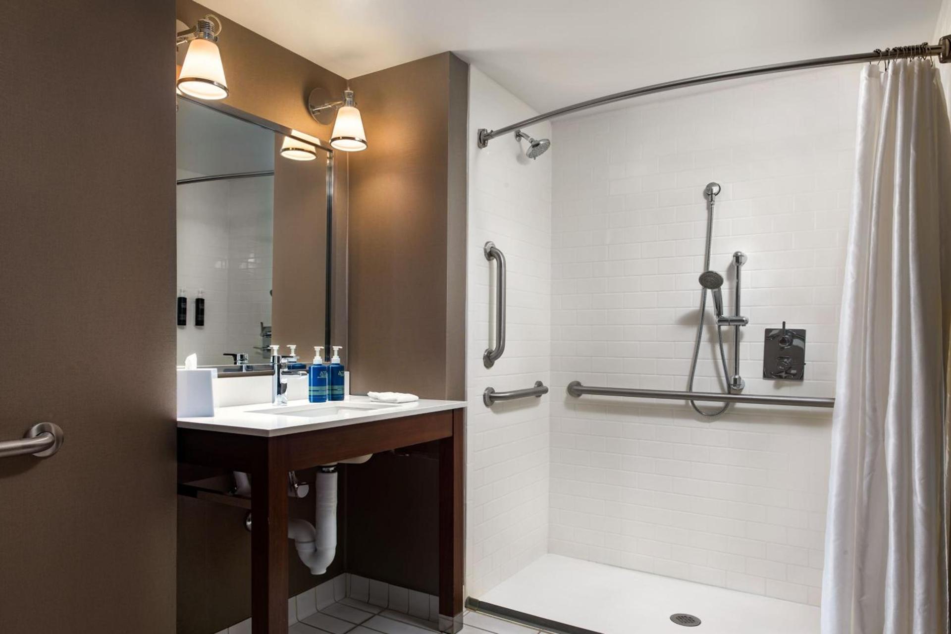 Four Points by Sheraton at Phoenix Mesa Gateway Airport photo 16