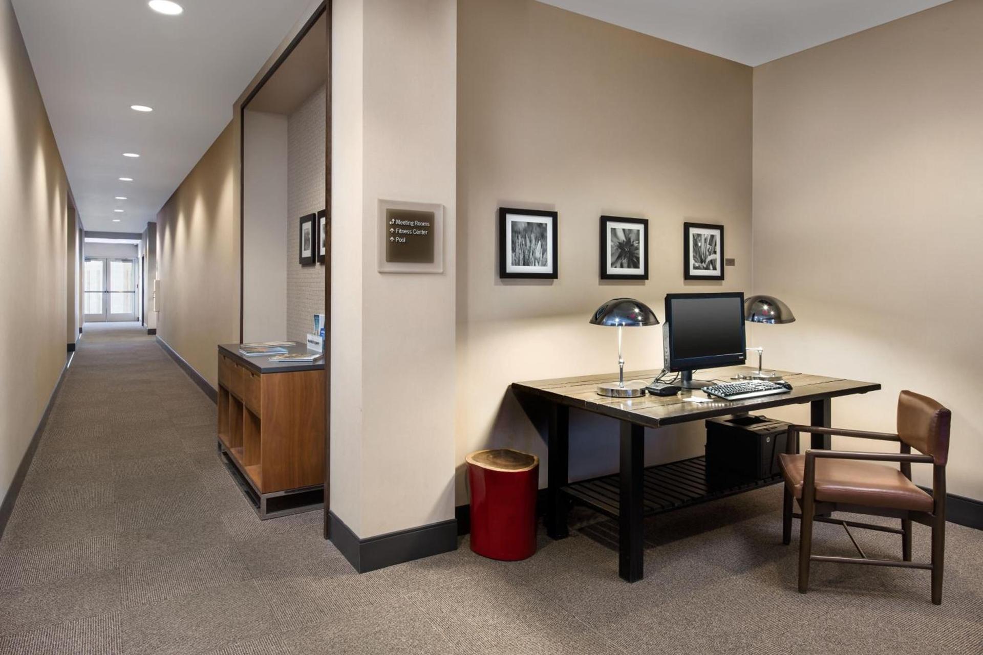 Four Points by Sheraton at Phoenix Mesa Gateway Airport photo 19