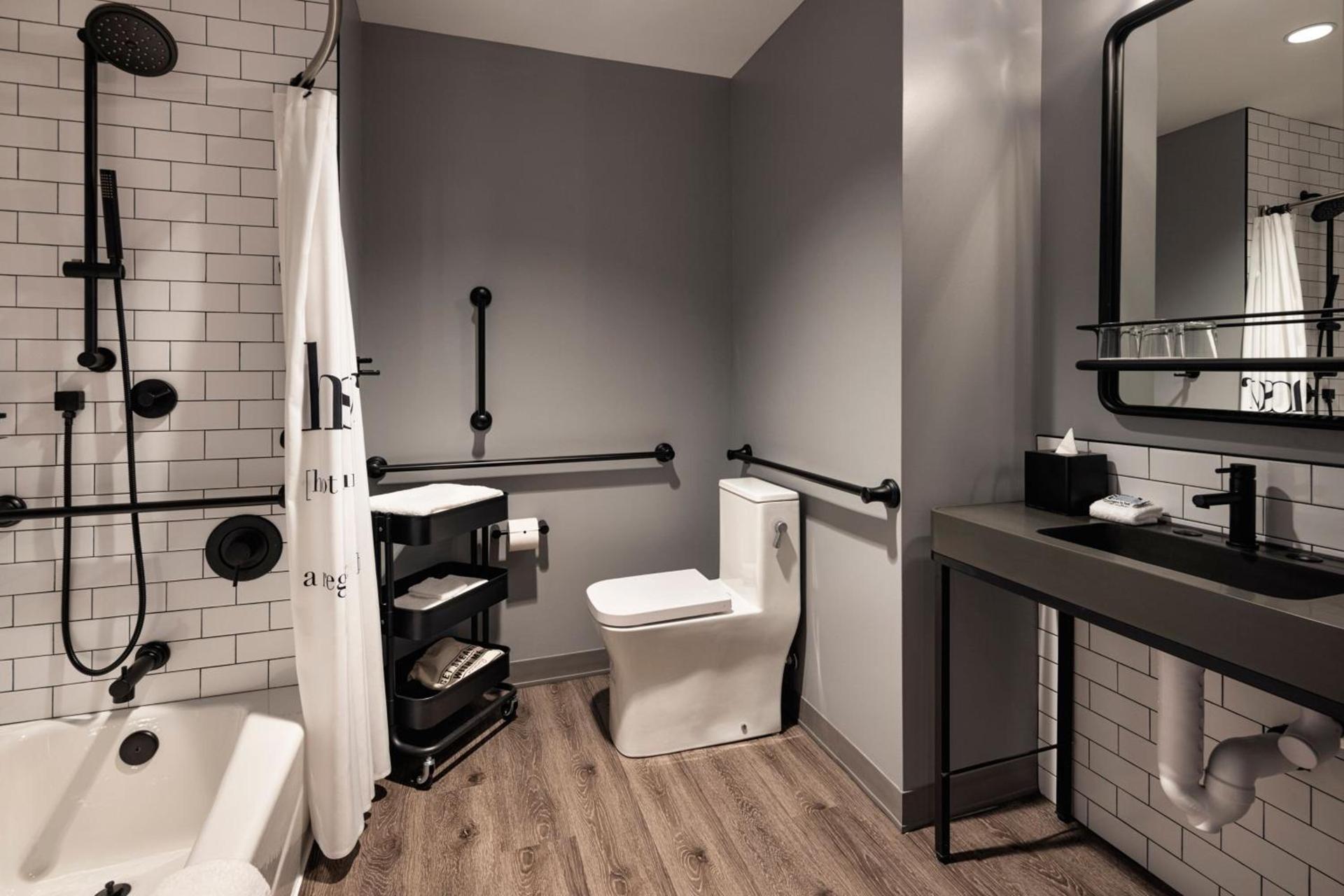 Moxy Omaha Downtown photo 40