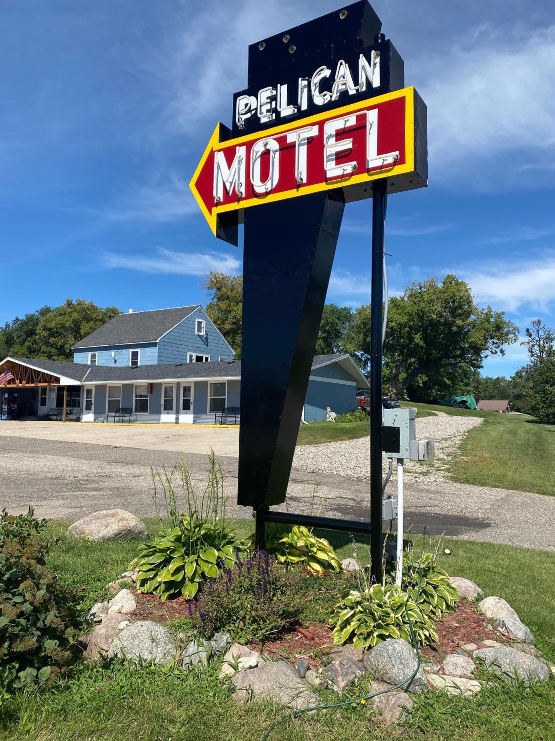 Pelican Motel photo 31
