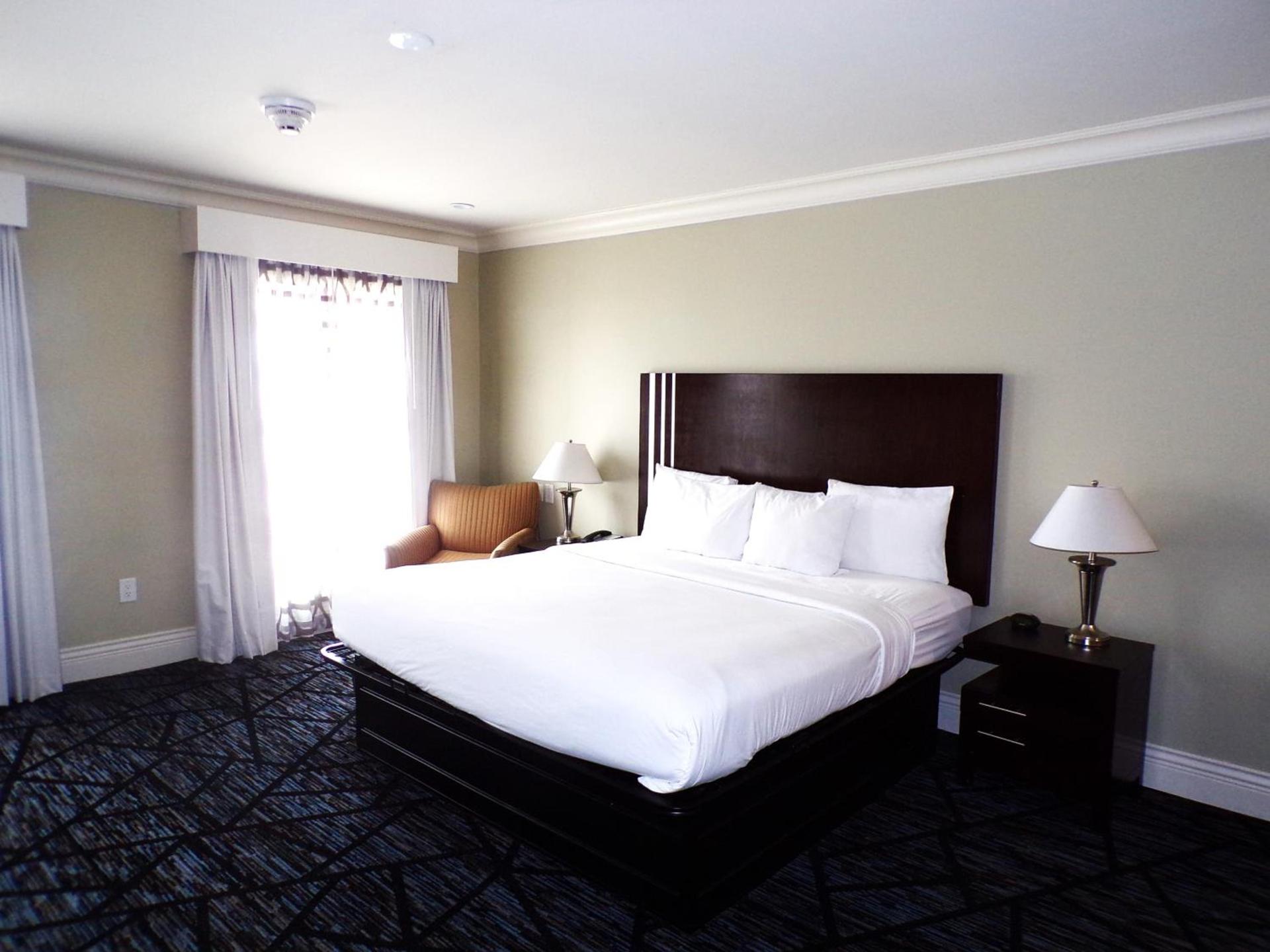 Niagara Crossing Hotel and Spa photo 4