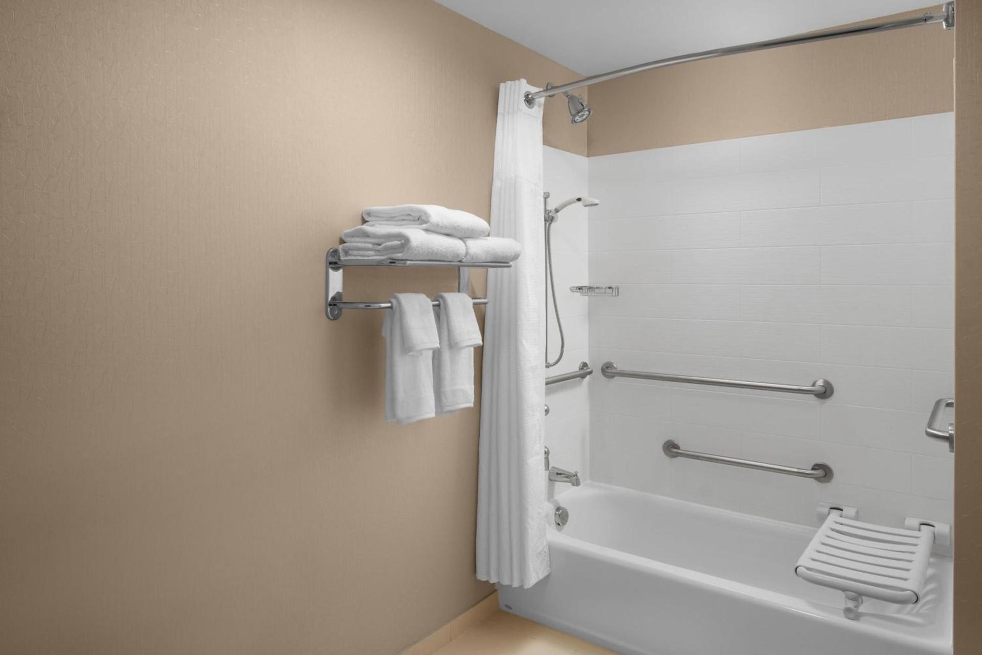 SpringHill Suites Pittsburgh Southside Works photo 14