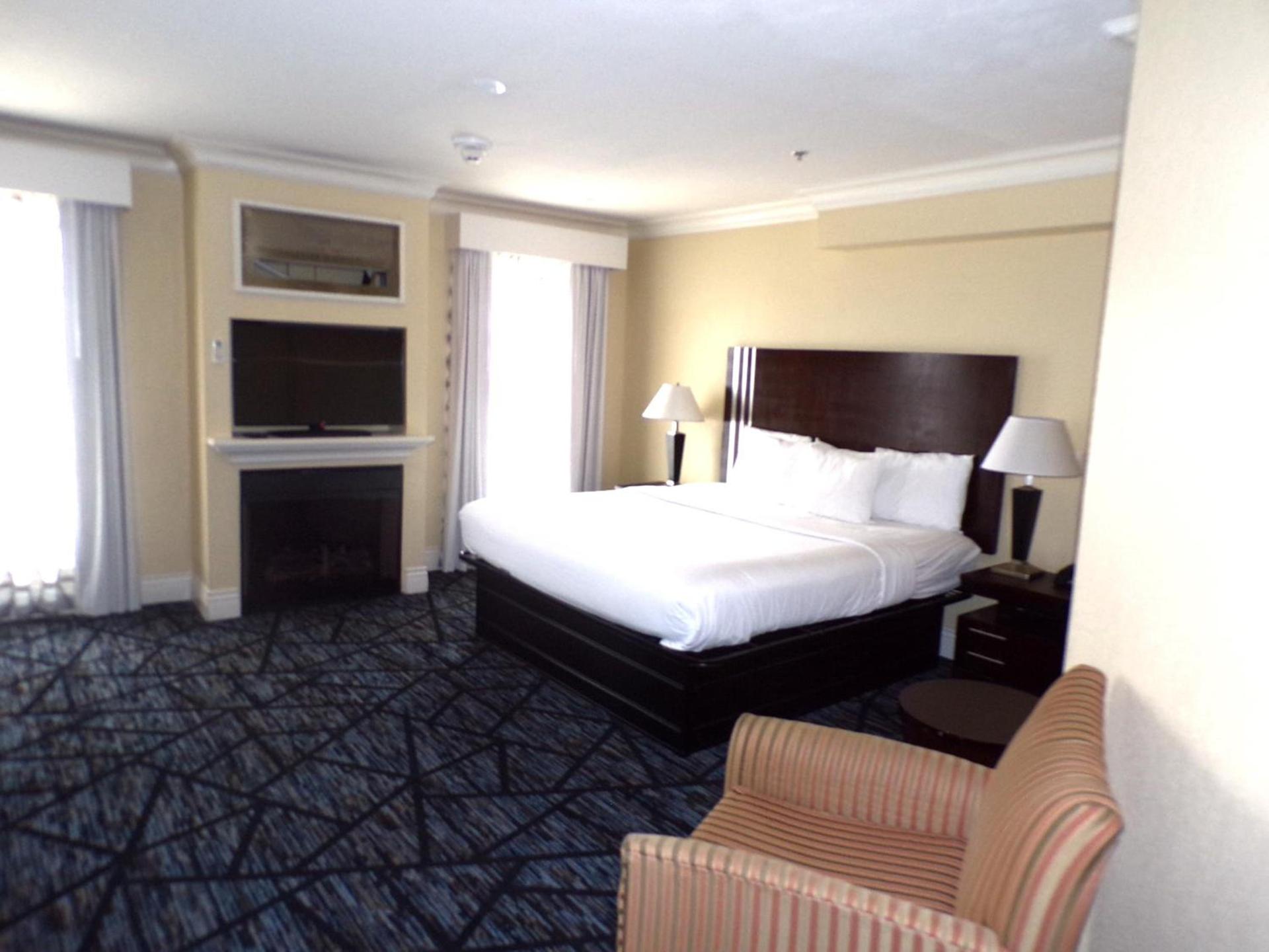 Niagara Crossing Hotel and Spa photo 16